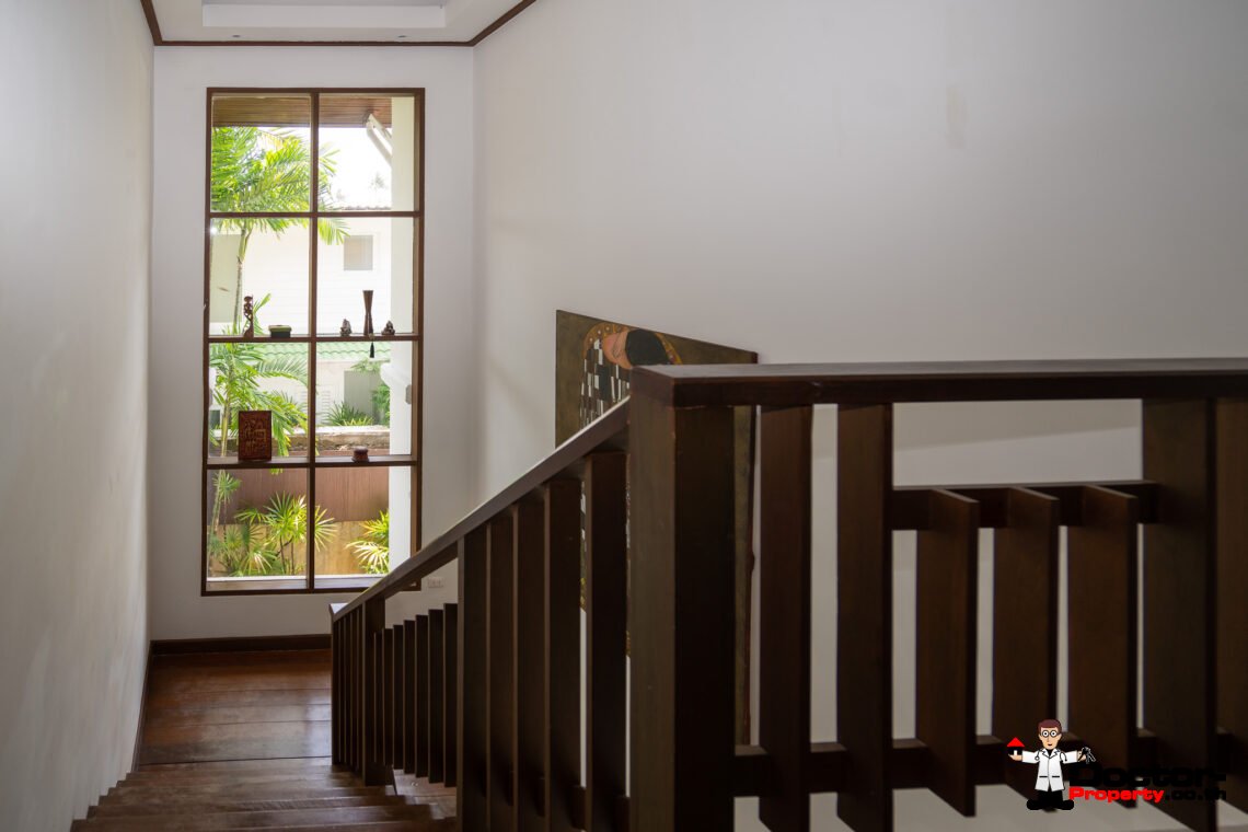 Traditional Style 4 Bedroom Villa, near Beach – Hua Thanon, Koh Samui – For Sale